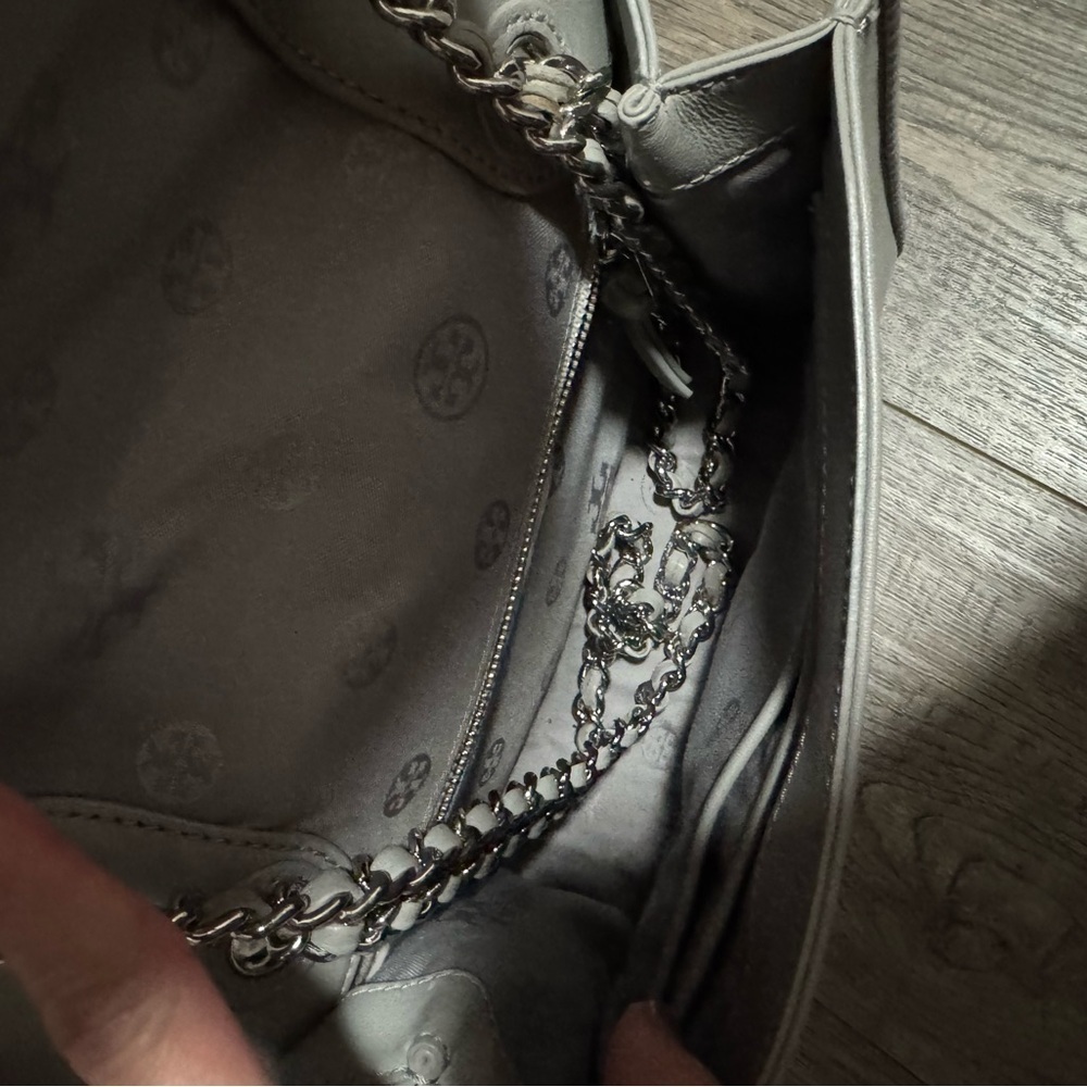 Tory Burch Alexa Gray Chain Shoulder Bag - Picture 5 of 6